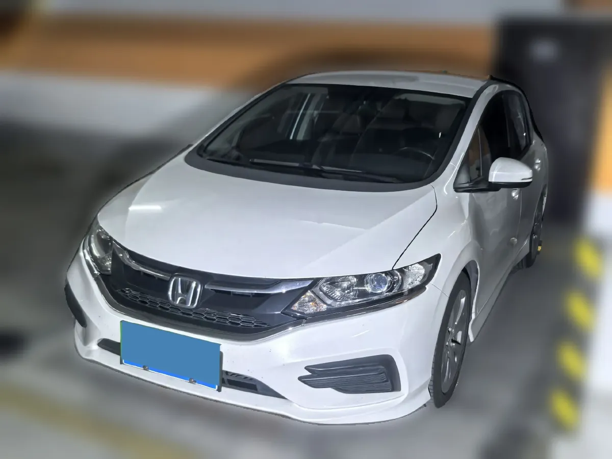 2017 Honda Jade 1.8L 141HP L4 5AT,autocango,china used car exporter,china ev exporter,chinese used car exporter,chinese used ev exporter