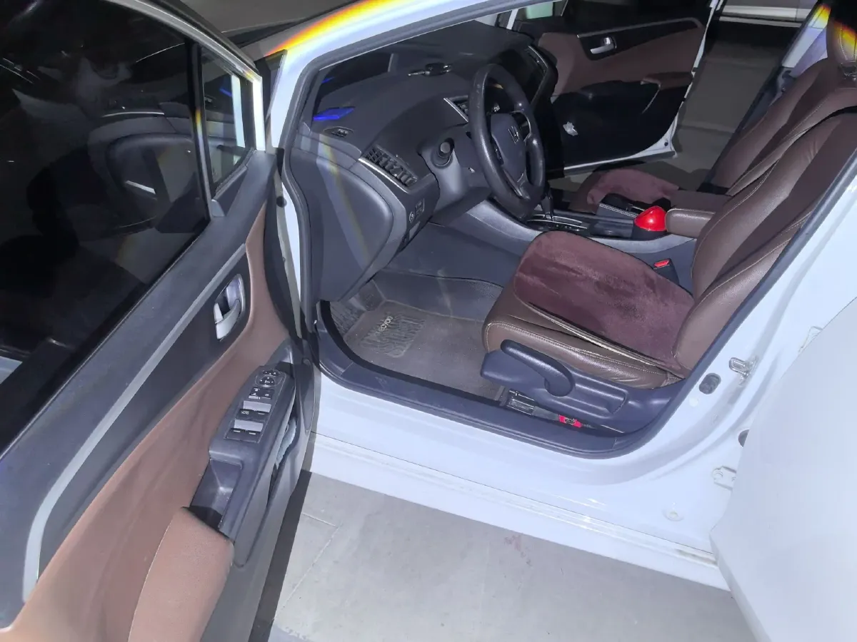 2017 Honda Jade 1.8L 141HP L4 5AT,autocango,china used car exporter,china ev exporter,chinese used car exporter,chinese used ev exporter