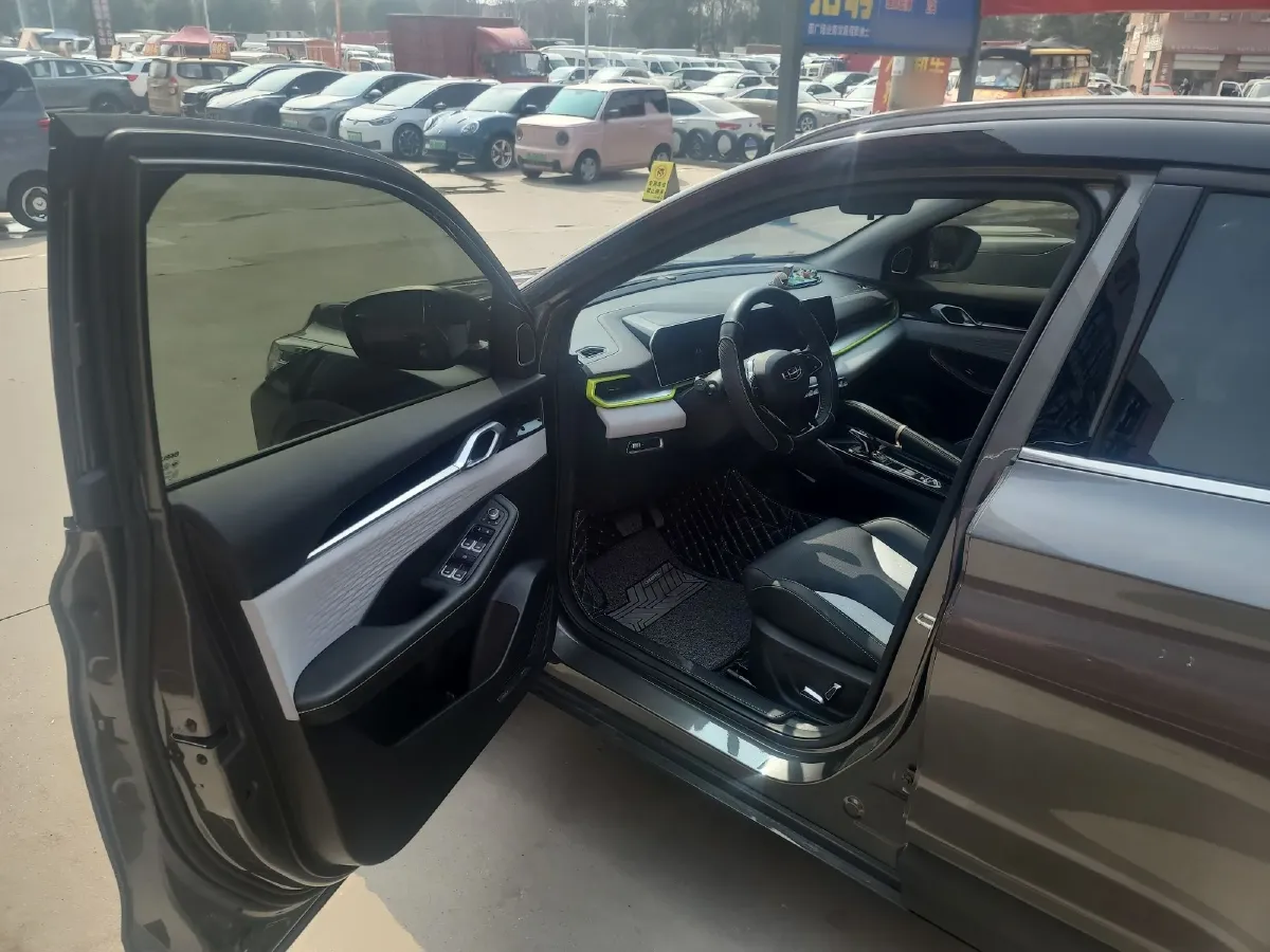 2023 Geely Coolray 1.5T 181HP L4 7DCT,autocango,china used car exporter,china ev exporter,chinese used car exporter,chinese used ev exporter