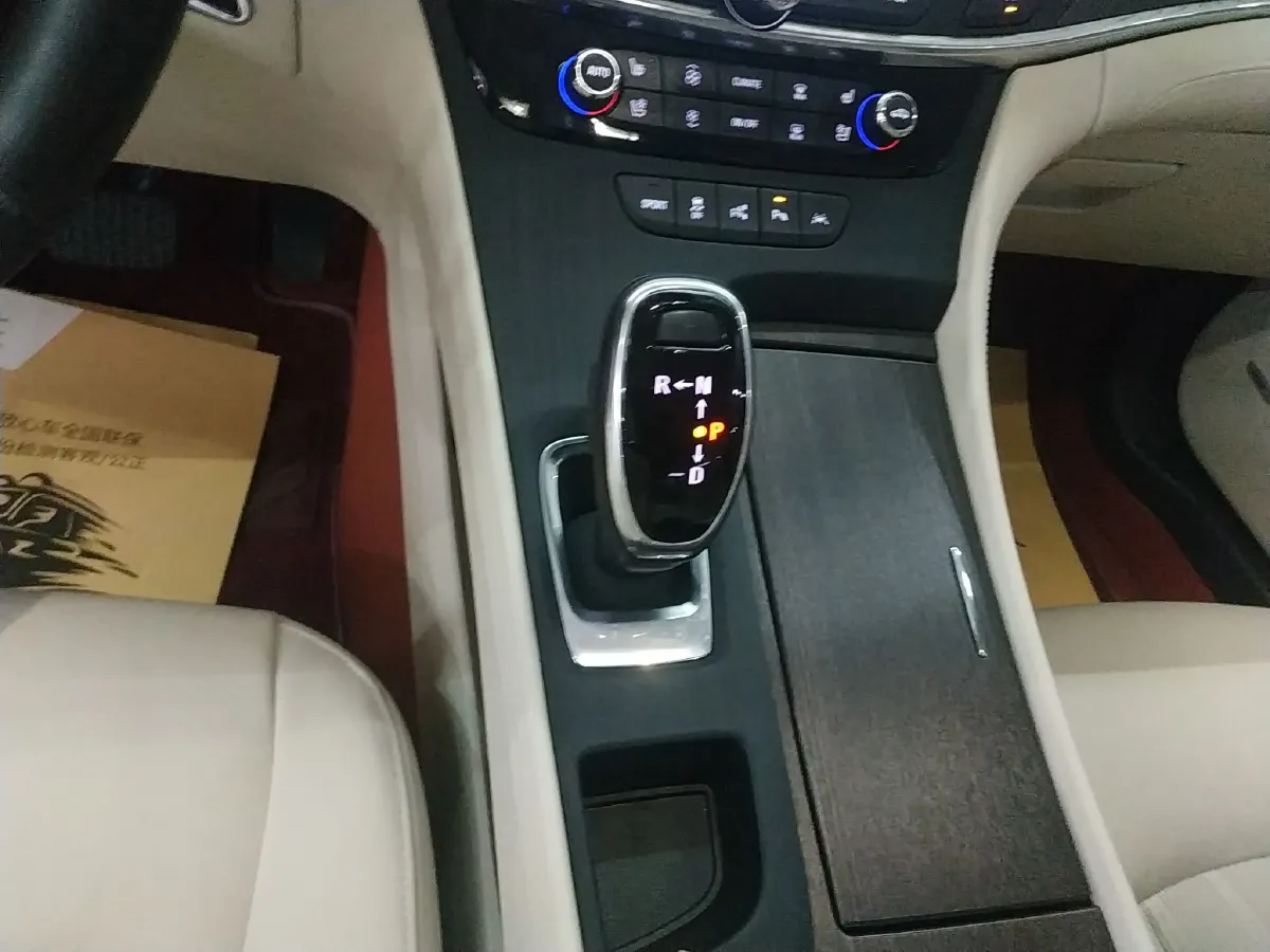 2022 HongQi HS7 2.0T 252HP L4 7DCT,autocango,china used car exporter,china ev exporter,chinese used car exporter,chinese used ev exporter