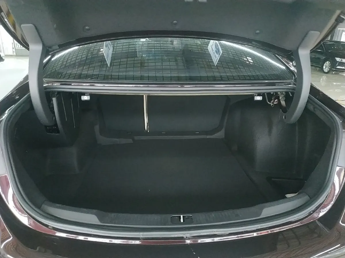 2022 HongQi HS7 2.0T 252HP L4 7DCT,autocango,china used car exporter,china ev exporter,chinese used car exporter,chinese used ev exporter