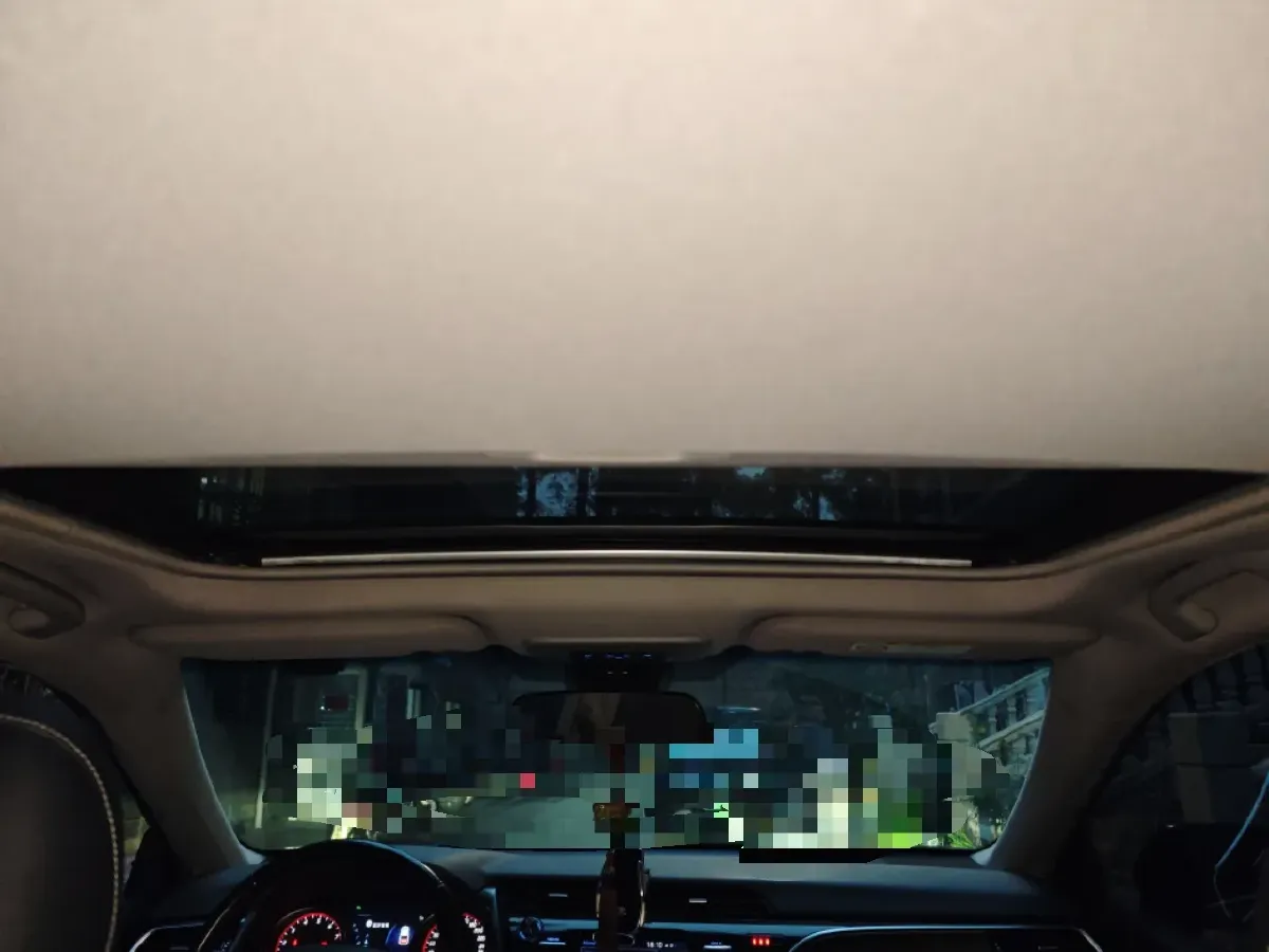 2018 Toyota Camry 2.5L 209HP L4 8AT,autocango,china used car exporter,china ev exporter,chinese used car exporter,chinese used ev exporter