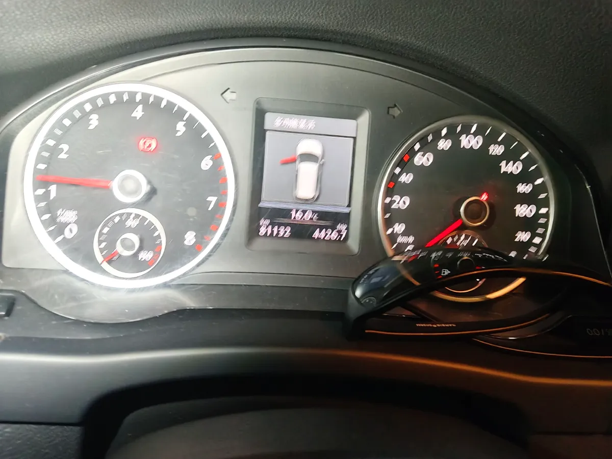 2013 Volkswagen Tiguan 1.8T 160HP L4 6AT,autocango,china used car exporter,china ev exporter,chinese used car exporter,chinese used ev exporter