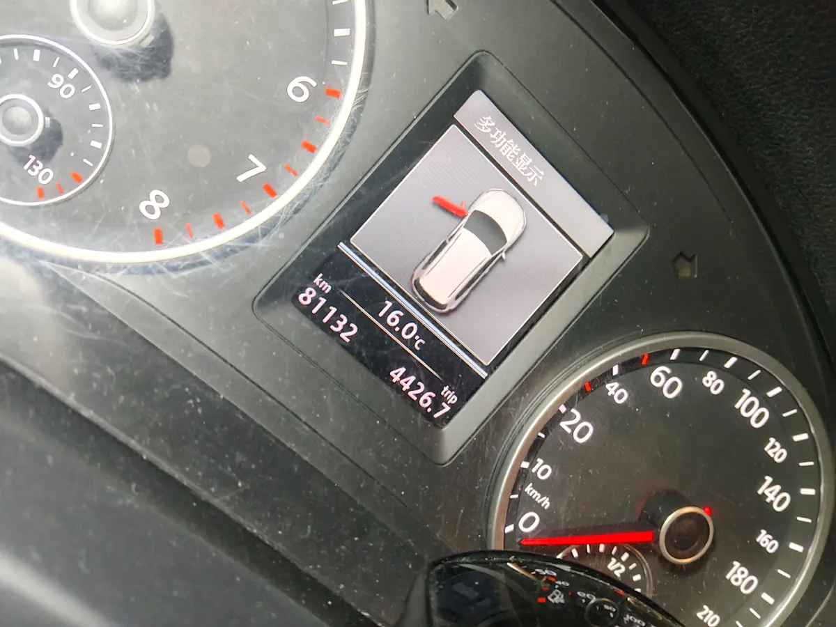 2013 Volkswagen Tiguan 1.8T 160HP L4 6AT,autocango,china used car exporter,china ev exporter,chinese used car exporter,chinese used ev exporter