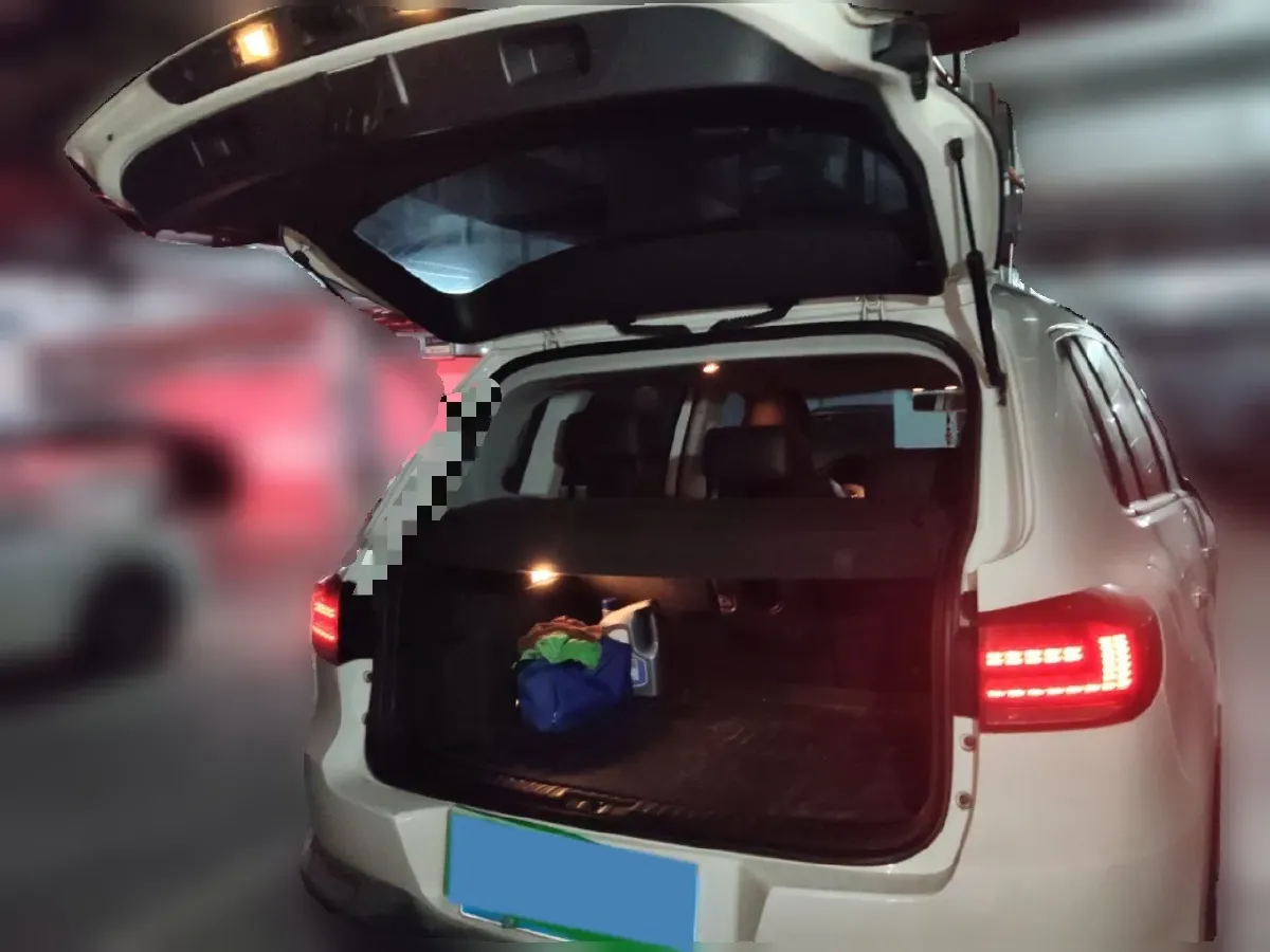 2013 Volkswagen Tiguan 1.8T 160HP L4 6AT,autocango,china used car exporter,china ev exporter,chinese used car exporter,chinese used ev exporter