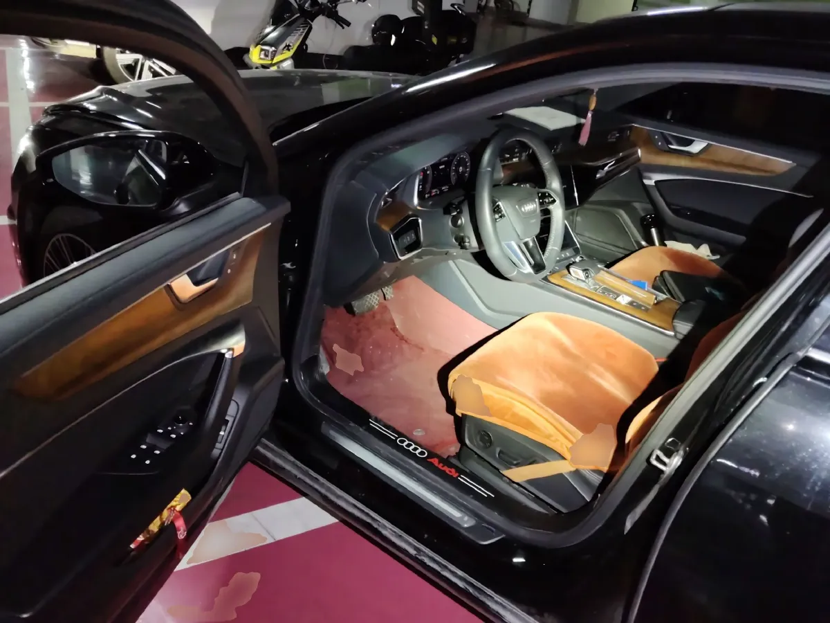 2019 Audi A6L 2.0T 224HP L4 7DCT,autocango,china used car exporter,china ev exporter,chinese used car exporter,chinese used ev exporter