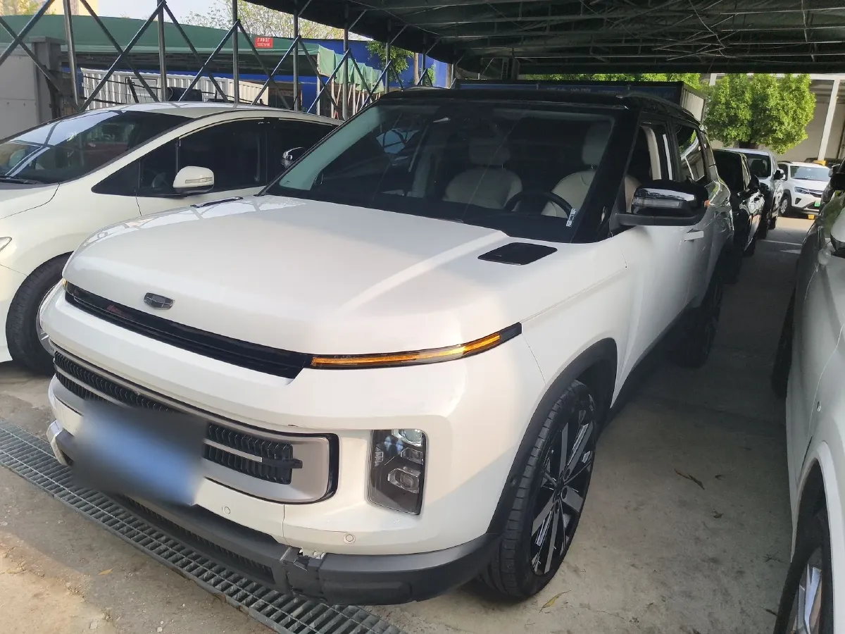 2025 Geely ICON 1.5T 181HP L4 7DCT,autocango,china used car exporter,china ev exporter,chinese used car exporter,chinese used ev exporter