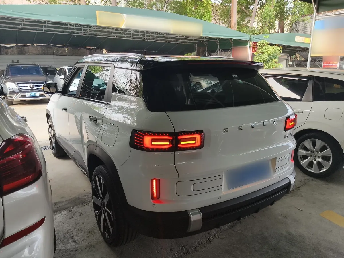 2025 Geely ICON 1.5T 181HP L4 7DCT,autocango,china used car exporter,china ev exporter,chinese used car exporter,chinese used ev exporter