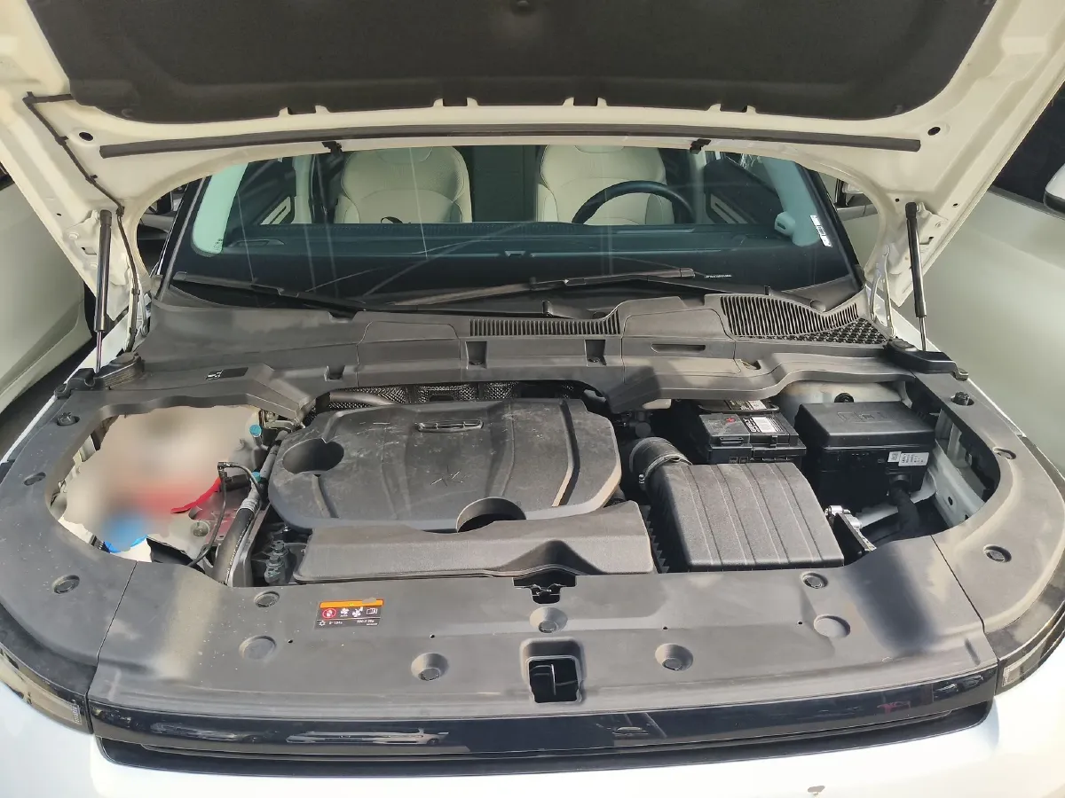 2025 Geely ICON 1.5T 181HP L4 7DCT,autocango,china used car exporter,china ev exporter,chinese used car exporter,chinese used ev exporter