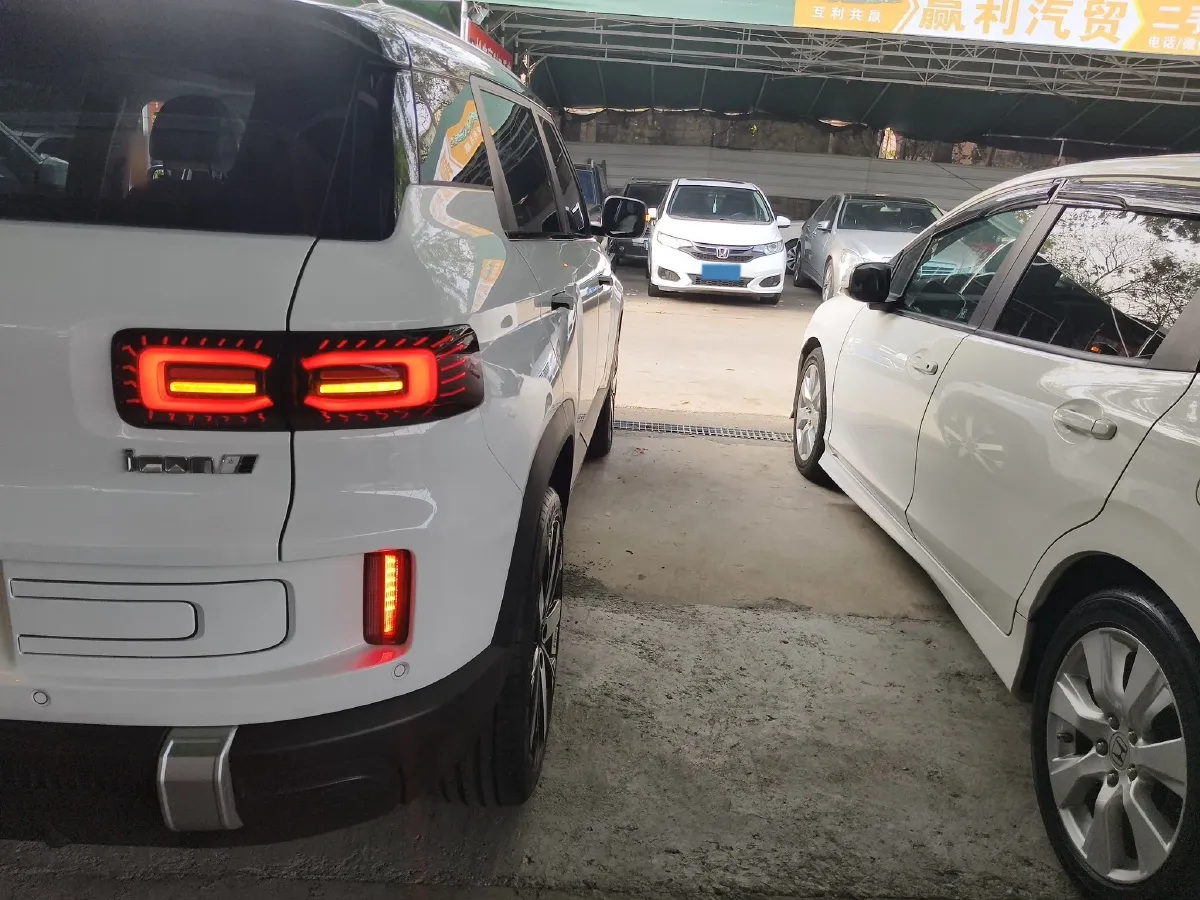 2025 Geely ICON 1.5T 181HP L4 7DCT,autocango,china used car exporter,china ev exporter,chinese used car exporter,chinese used ev exporter