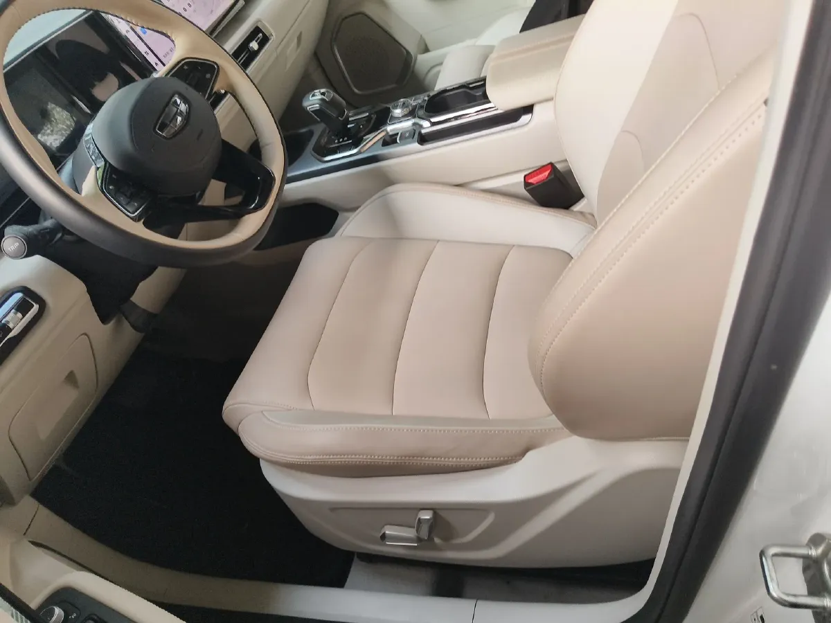 2025 Geely ICON 1.5T 181HP L4 7DCT,autocango,china used car exporter,china ev exporter,chinese used car exporter,chinese used ev exporter