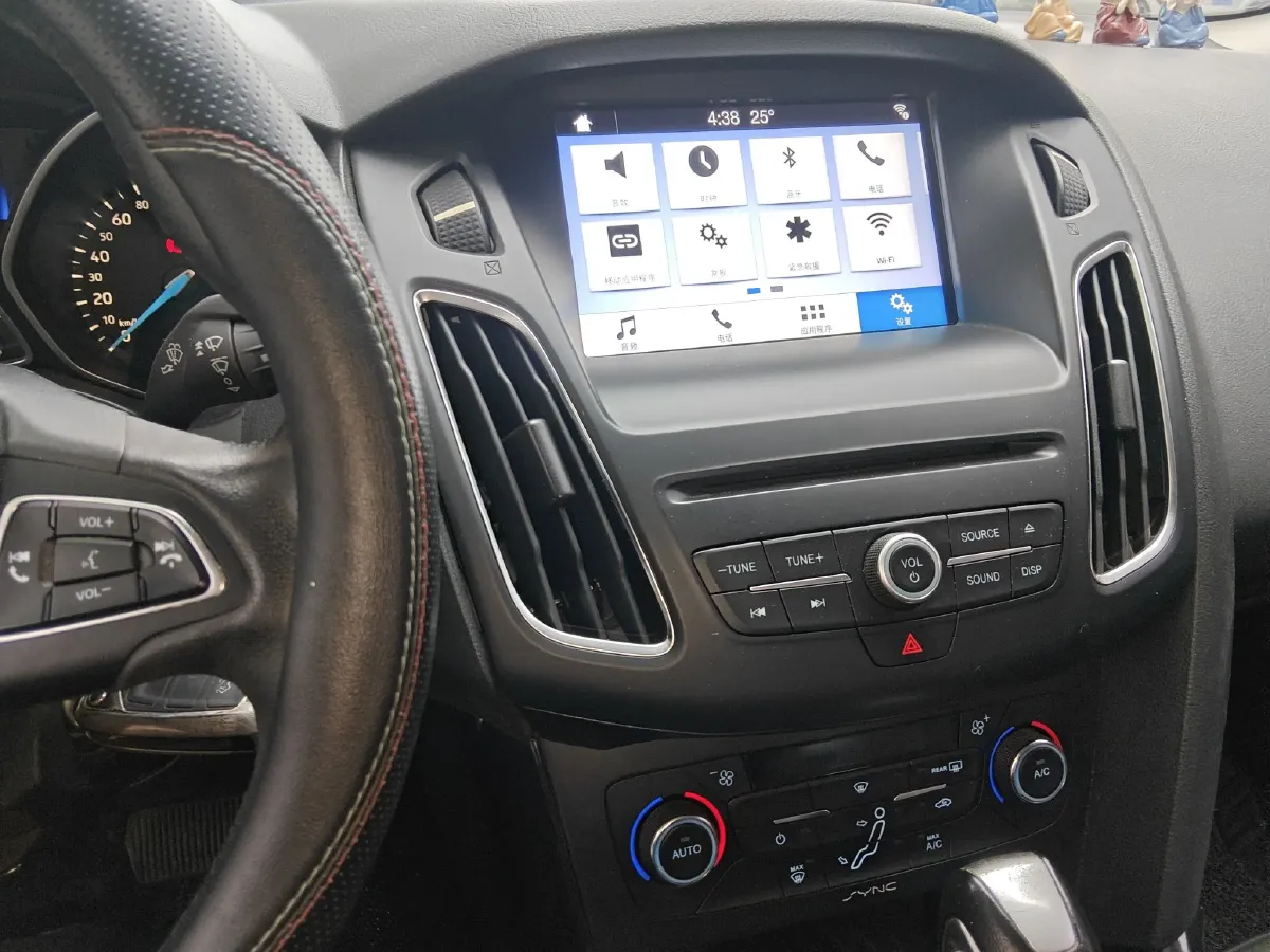 2017 Ford Focus 1.5T 181HP L4 6AT,autocango,china used car exporter,china ev exporter,chinese used car exporter,chinese used ev exporter