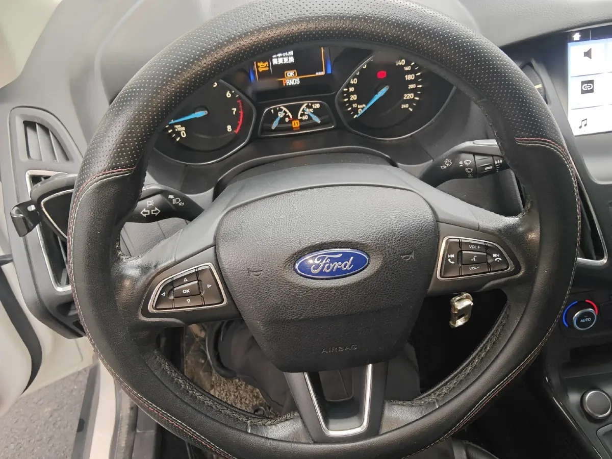 2017 Ford Focus 1.5T 181HP L4 6AT,autocango,china used car exporter,china ev exporter,chinese used car exporter,chinese used ev exporter