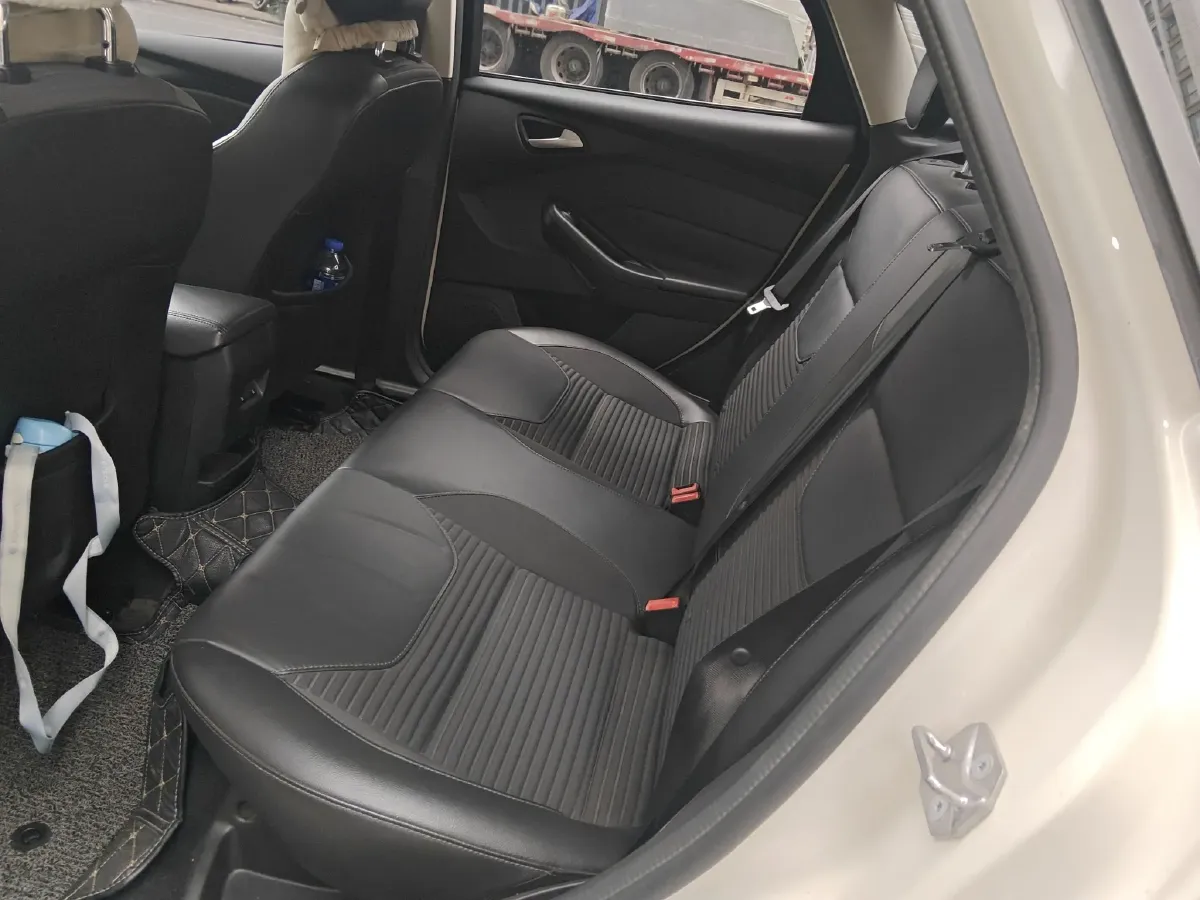 2017 Ford Focus 1.5T 181HP L4 6AT,autocango,china used car exporter,china ev exporter,chinese used car exporter,chinese used ev exporter