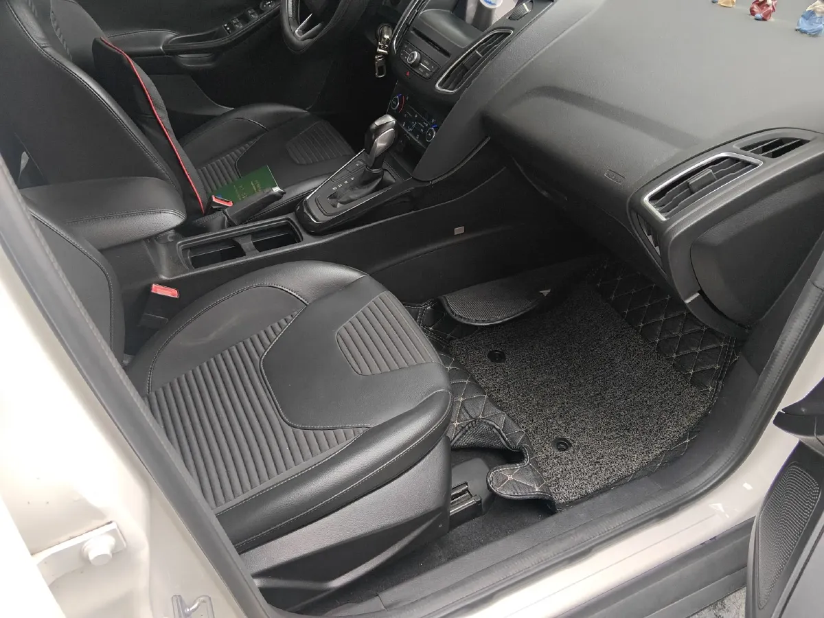 2017 Ford Focus 1.5T 181HP L4 6AT,autocango,china used car exporter,china ev exporter,chinese used car exporter,chinese used ev exporter