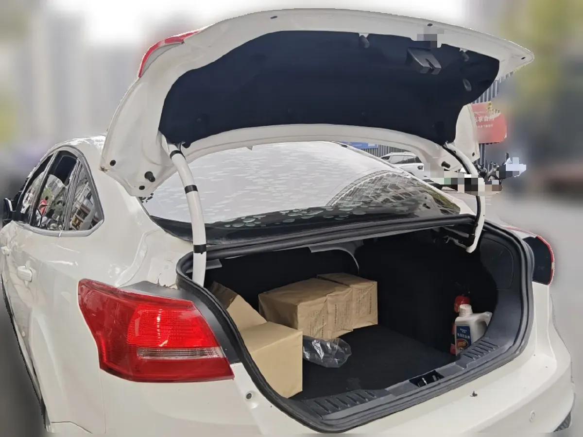 2017 Ford Focus 1.5T 181HP L4 6AT,autocango,china used car exporter,china ev exporter,chinese used car exporter,chinese used ev exporter