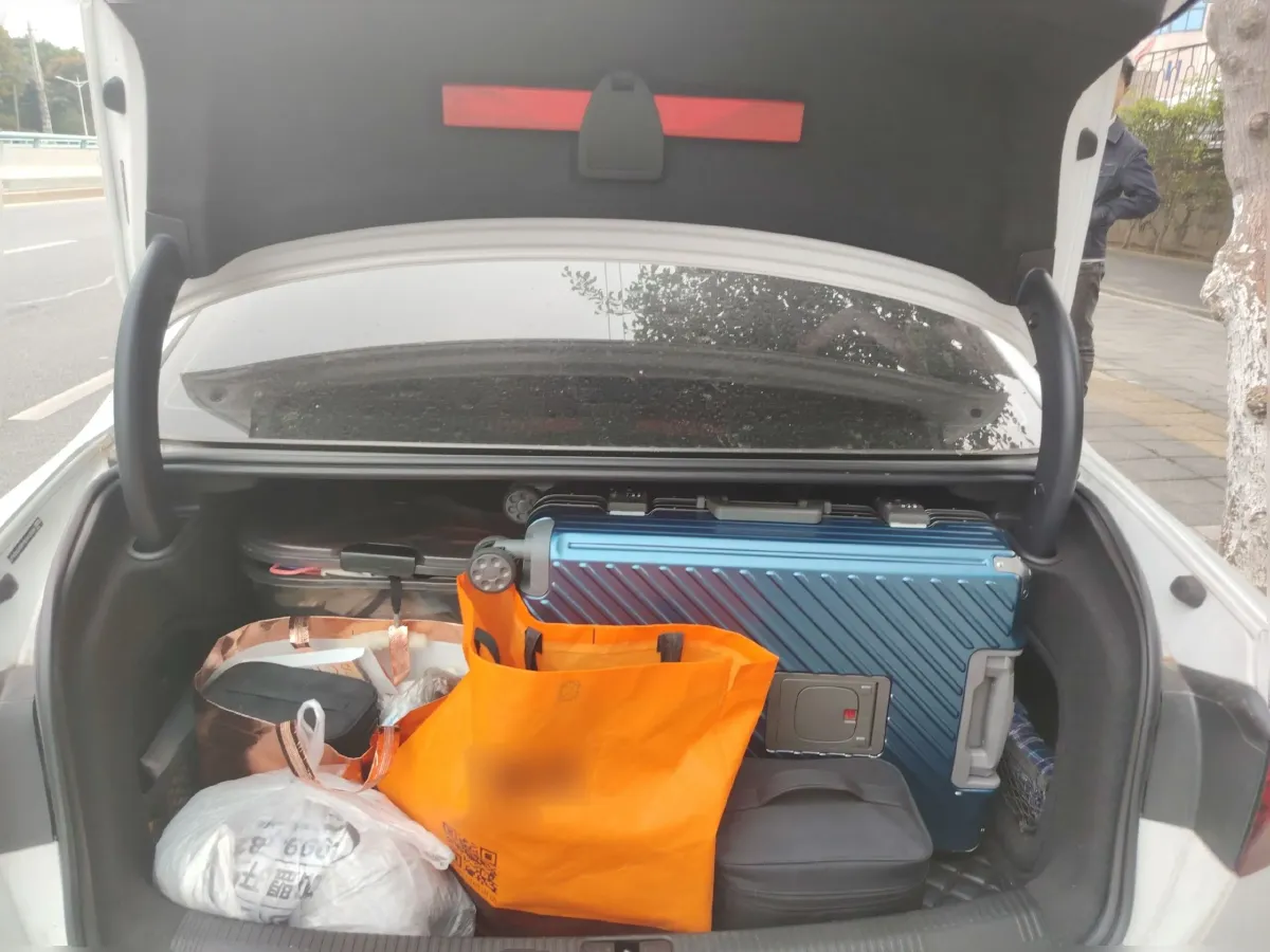 2022 Audi A4L 2.0T 190HP L4 7DCT,autocango,china used car exporter,china ev exporter,chinese used car exporter,chinese used ev exporter