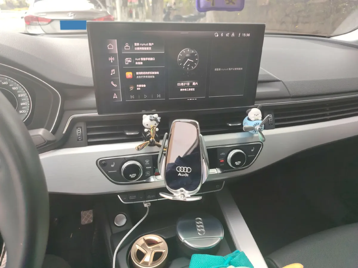 2022 Audi A4L 2.0T 190HP L4 7DCT,autocango,china used car exporter,china ev exporter,chinese used car exporter,chinese used ev exporter