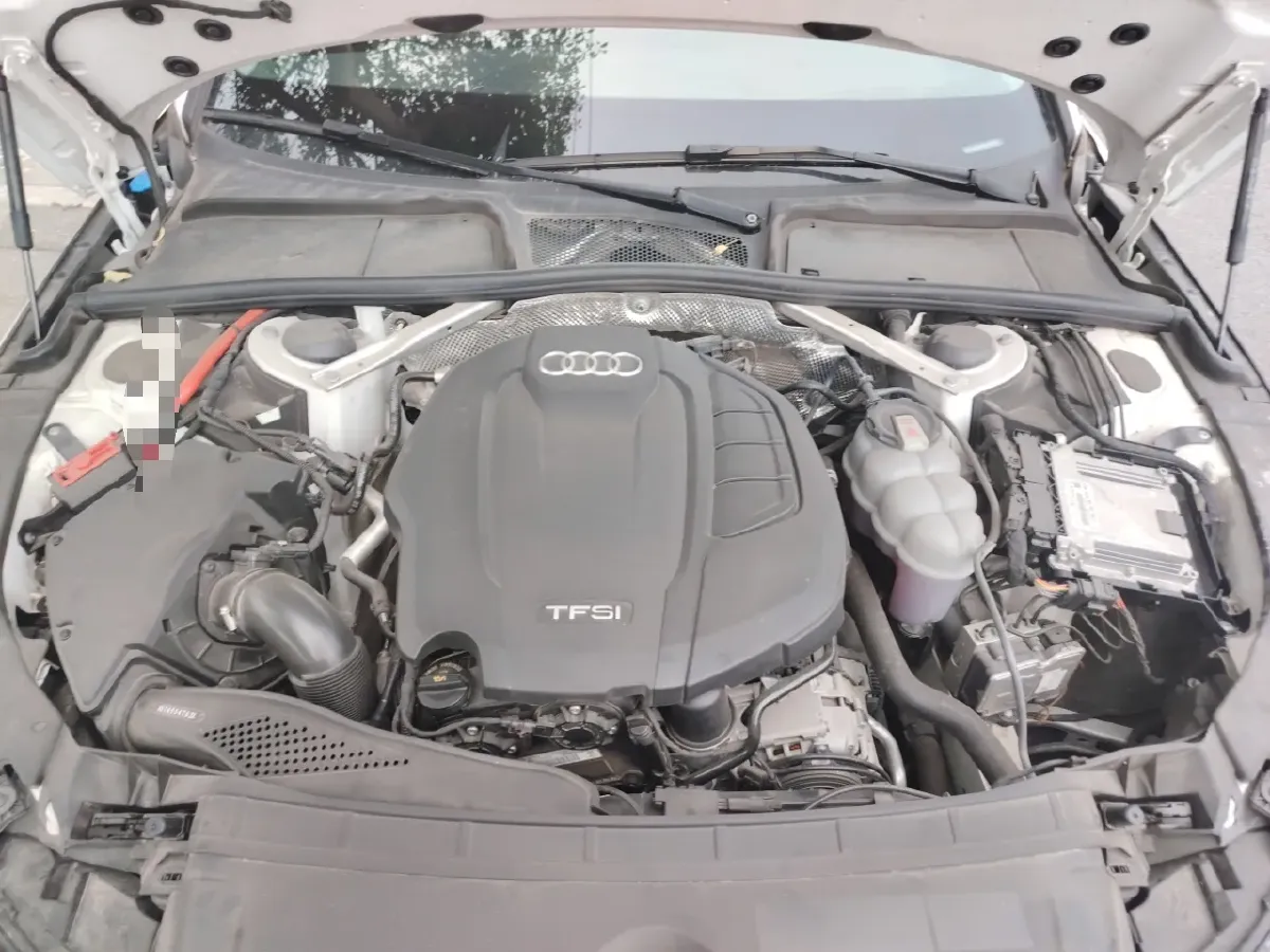 2022 Audi A4L 2.0T 190HP L4 7DCT,autocango,china used car exporter,china ev exporter,chinese used car exporter,chinese used ev exporter