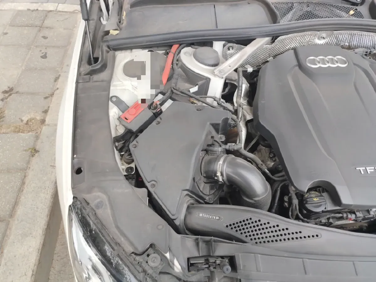 2022 Audi A4L 2.0T 190HP L4 7DCT,autocango,china used car exporter,china ev exporter,chinese used car exporter,chinese used ev exporter