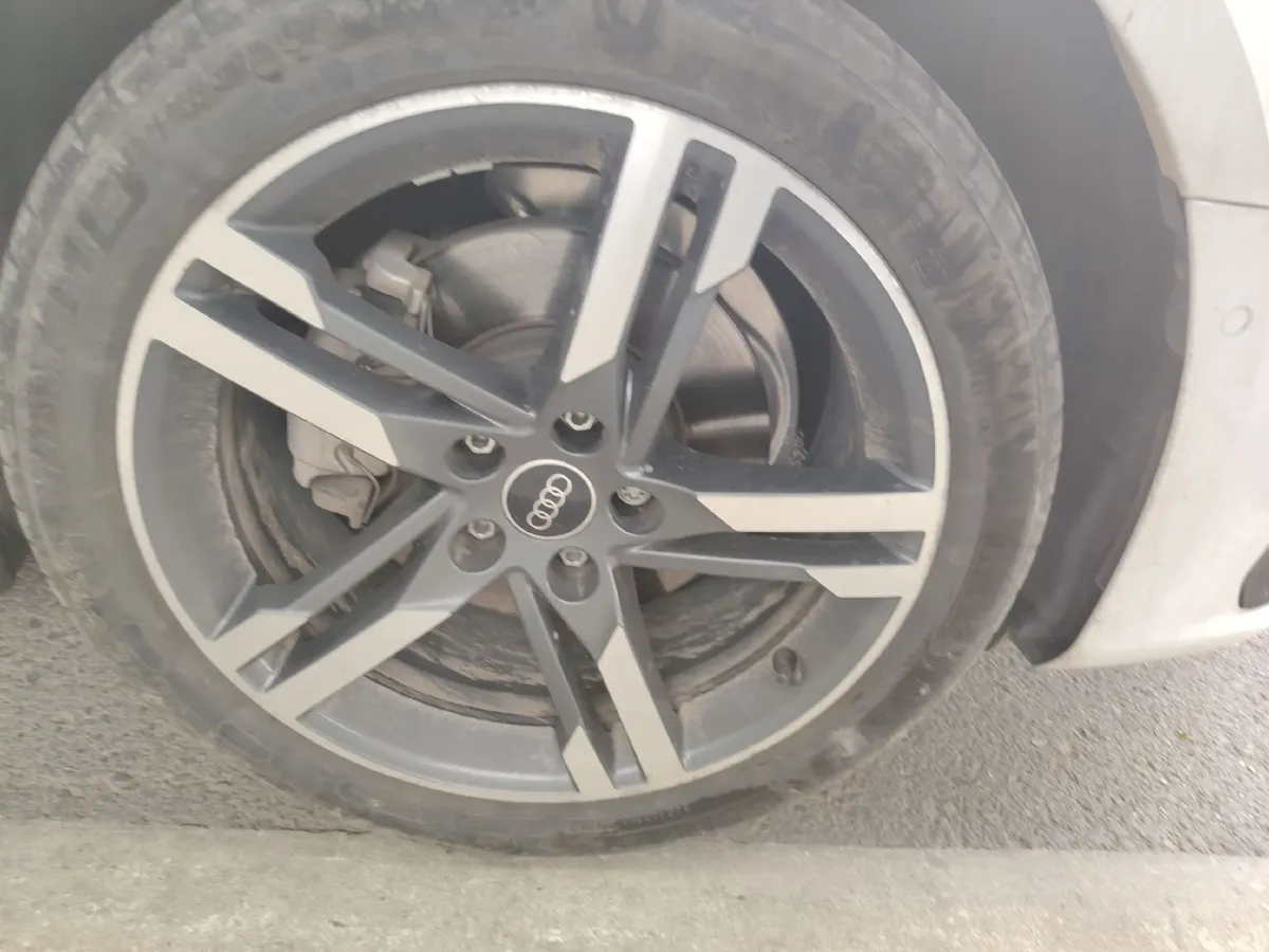 2022 Audi A4L 2.0T 190HP L4 7DCT,autocango,china used car exporter,china ev exporter,chinese used car exporter,chinese used ev exporter