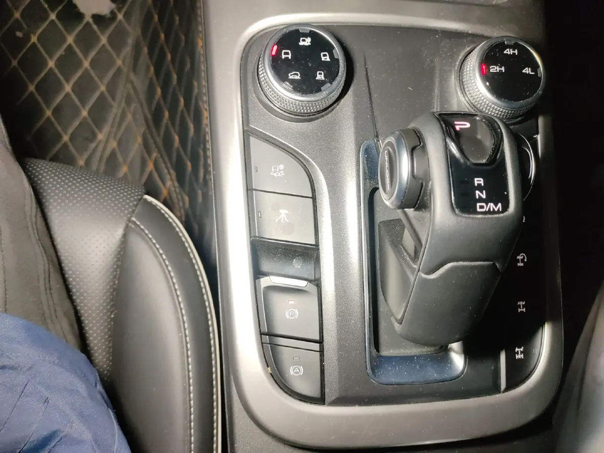 2024 Tank 300 2.0T 227HP L4 8AT,autocango,china used car exporter,china ev exporter,chinese used car exporter,chinese used ev exporter