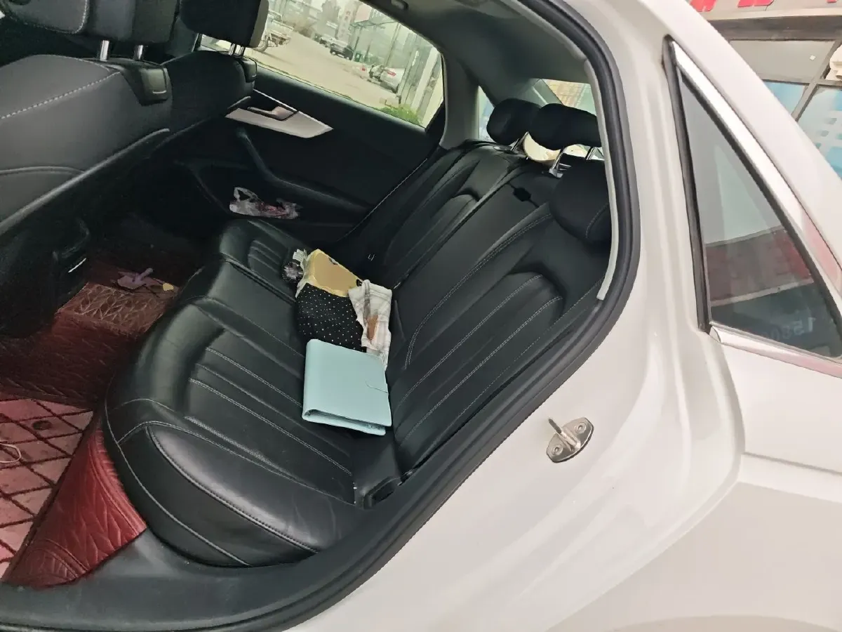 2020 Audi A4L 2.0T 190HP L4 7DCT,autocango,china used car exporter,china ev exporter,chinese used car exporter,chinese used ev exporter