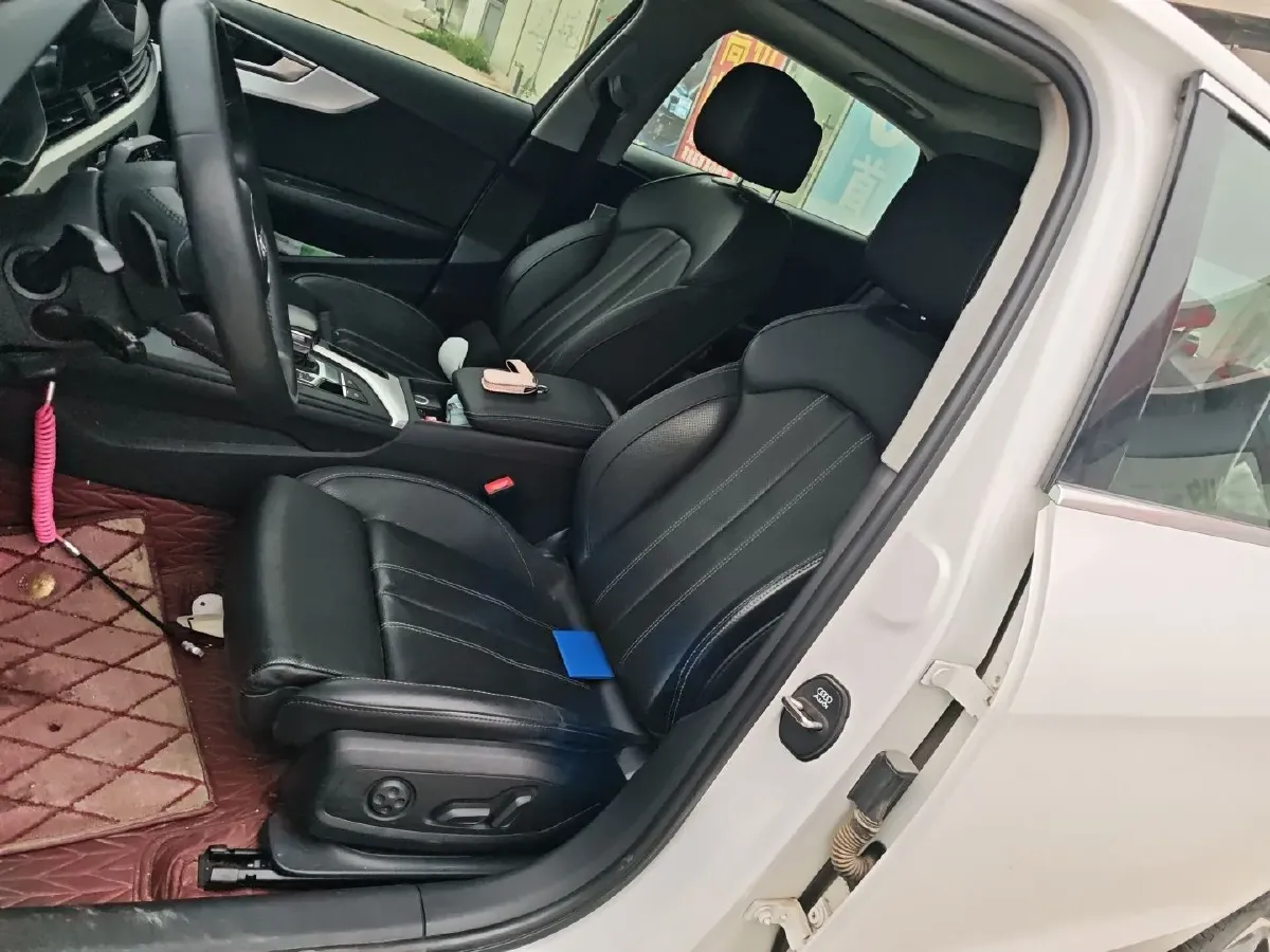 2020 Audi A4L 2.0T 190HP L4 7DCT,autocango,china used car exporter,china ev exporter,chinese used car exporter,chinese used ev exporter