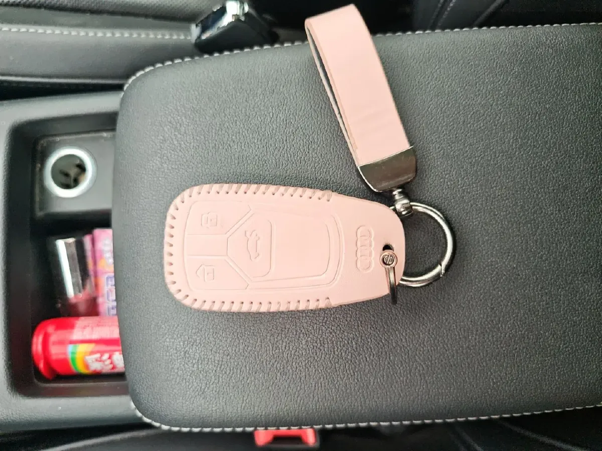 2020 Audi A4L 2.0T 190HP L4 7DCT,autocango,china used car exporter,china ev exporter,chinese used car exporter,chinese used ev exporter