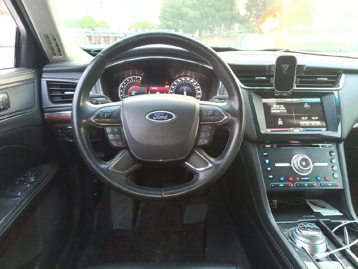 2015 Ford Taurus 2.7T 329HP V6 6AT,autocango,china used car exporter,china ev exporter,chinese used car exporter,chinese used ev exporter