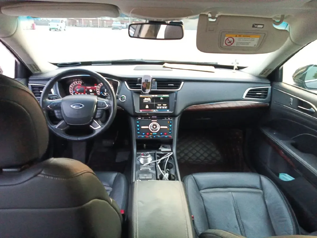 2015 Ford Taurus 2.7T 329HP V6 6AT,autocango,china used car exporter,china ev exporter,chinese used car exporter,chinese used ev exporter