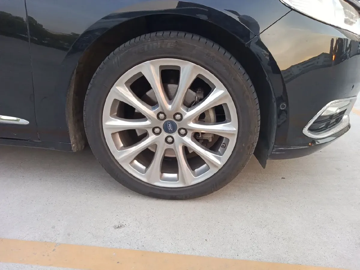 2015 Ford Taurus 2.7T 329HP V6 6AT,autocango,china used car exporter,china ev exporter,chinese used car exporter,chinese used ev exporter