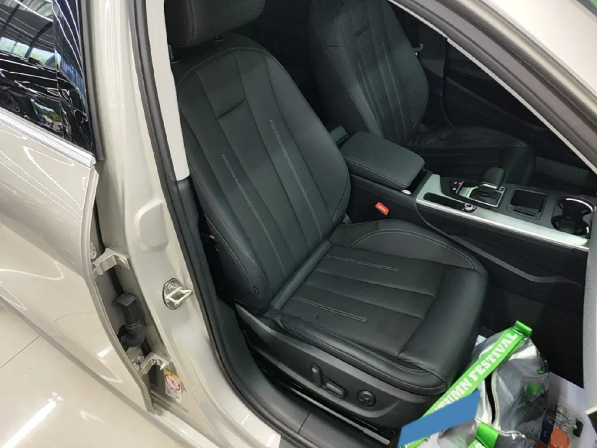 2020 Audi A4L 2.0T 190HP L4 7DCT,autocango,china used car exporter,china ev exporter,chinese used car exporter,chinese used ev exporter