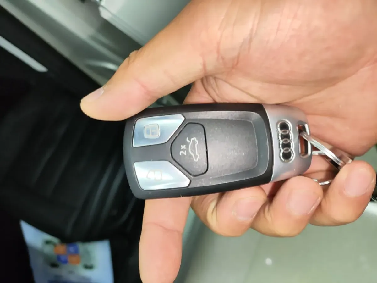 2020 Audi A4L 2.0T 190HP L4 7DCT,autocango,china used car exporter,china ev exporter,chinese used car exporter,chinese used ev exporter