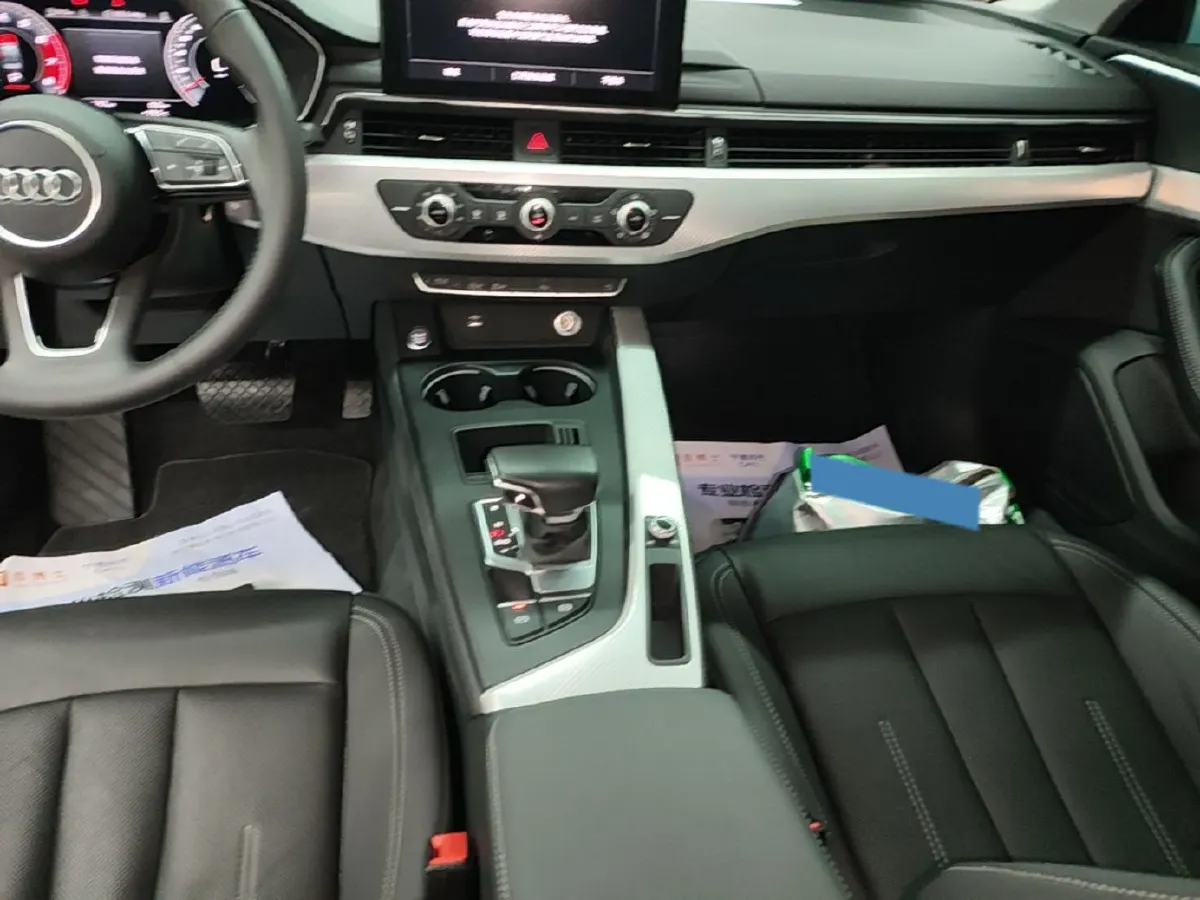 2020 Audi A4L 2.0T 190HP L4 7DCT,autocango,china used car exporter,china ev exporter,chinese used car exporter,chinese used ev exporter