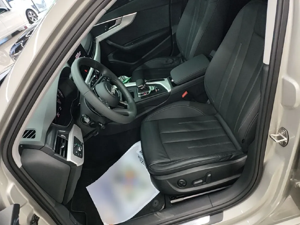 2020 Audi A4L 2.0T 190HP L4 7DCT,autocango,china used car exporter,china ev exporter,chinese used car exporter,chinese used ev exporter