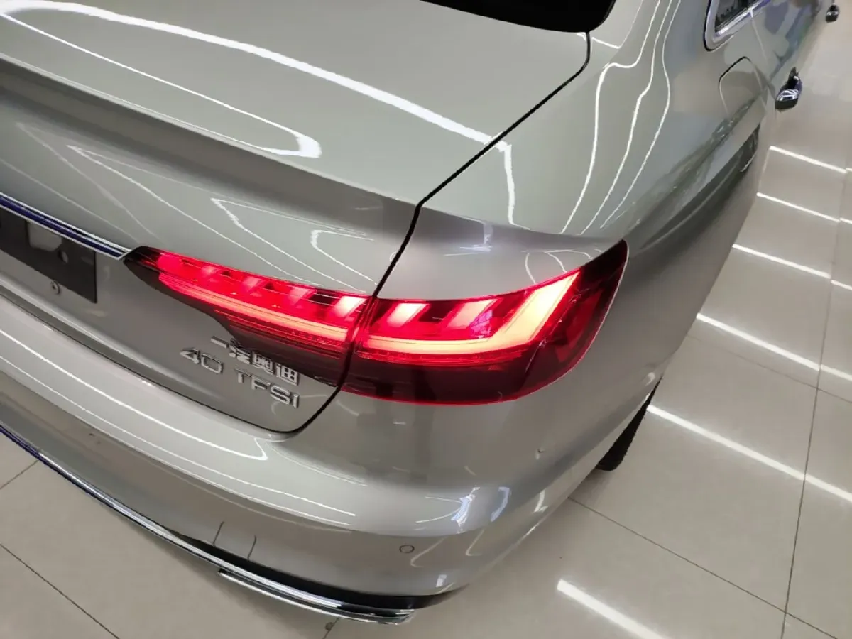 2020 Audi A4L 2.0T 190HP L4 7DCT,autocango,china used car exporter,china ev exporter,chinese used car exporter,chinese used ev exporter