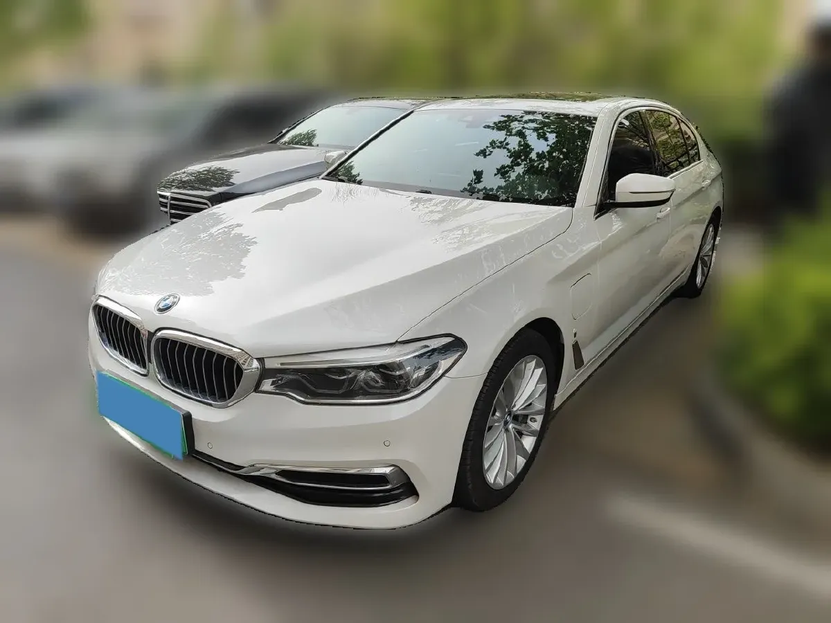 2019 BMW 5 Series 2.0T 184HP L4 8AT PHEV 13KWH,autocango,china used car exporter,china ev exporter,chinese used car exporter,chinese used ev exporter