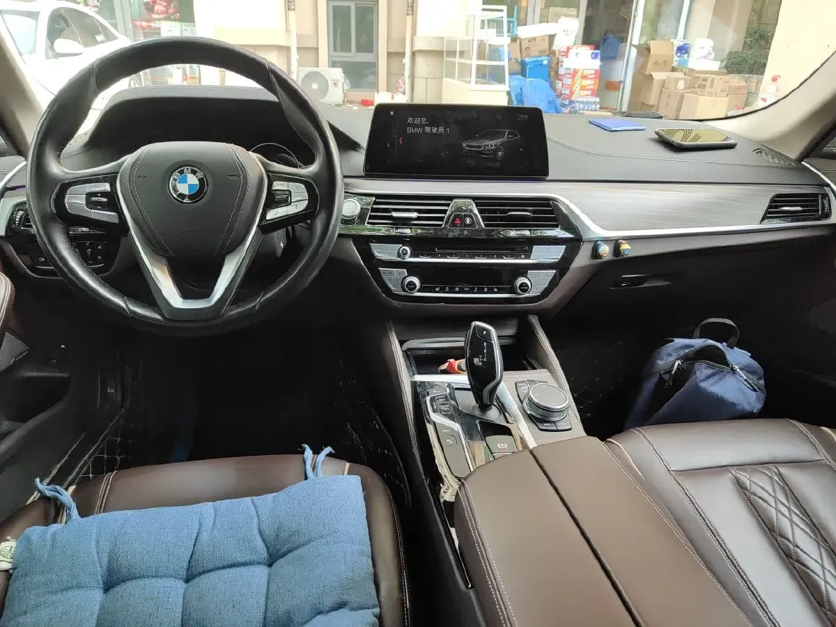2019 BMW 5 Series 2.0T 184HP L4 8AT PHEV 13KWH,autocango,china used car exporter,china ev exporter,chinese used car exporter,chinese used ev exporter