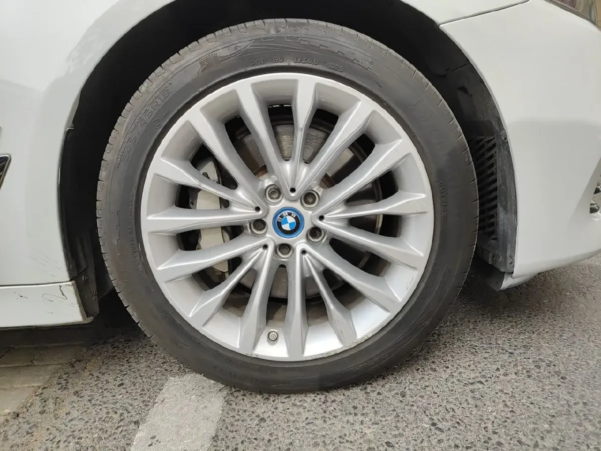 2019 BMW 5 Series 2.0T 184HP L4 8AT PHEV 13KWH,autocango,china used car exporter,china ev exporter,chinese used car exporter,chinese used ev exporter