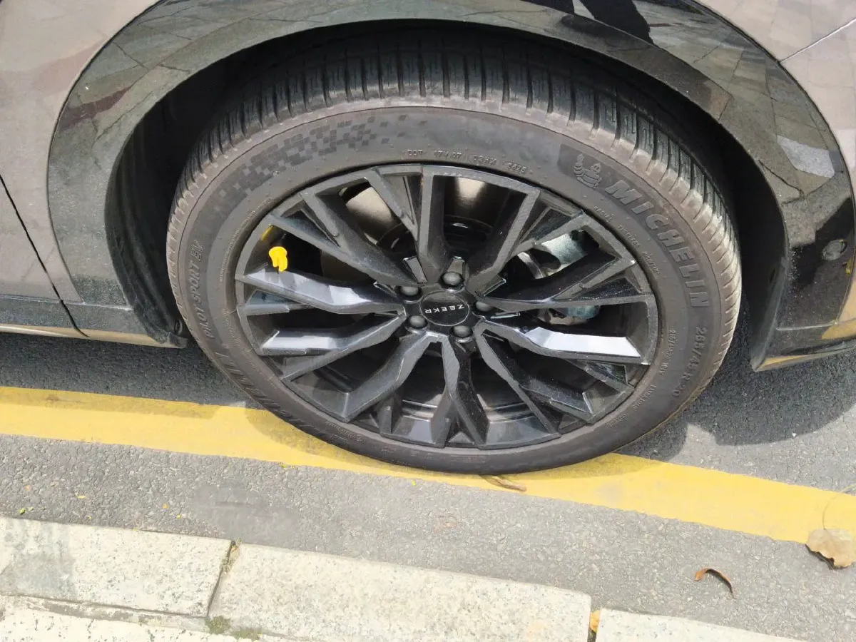 2025 Zeekr 7X BEV 75KWH,autocango,china used car exporter,china ev exporter,chinese used car exporter,chinese used ev exporter