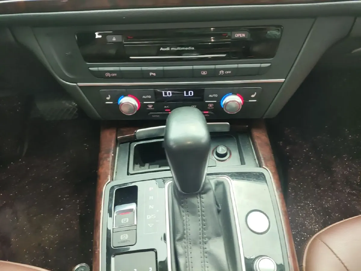 2018 Audi A6L 1.8T 190HP L4 7DCT,autocango,china used car exporter,china ev exporter,chinese used car exporter,chinese used ev exporter