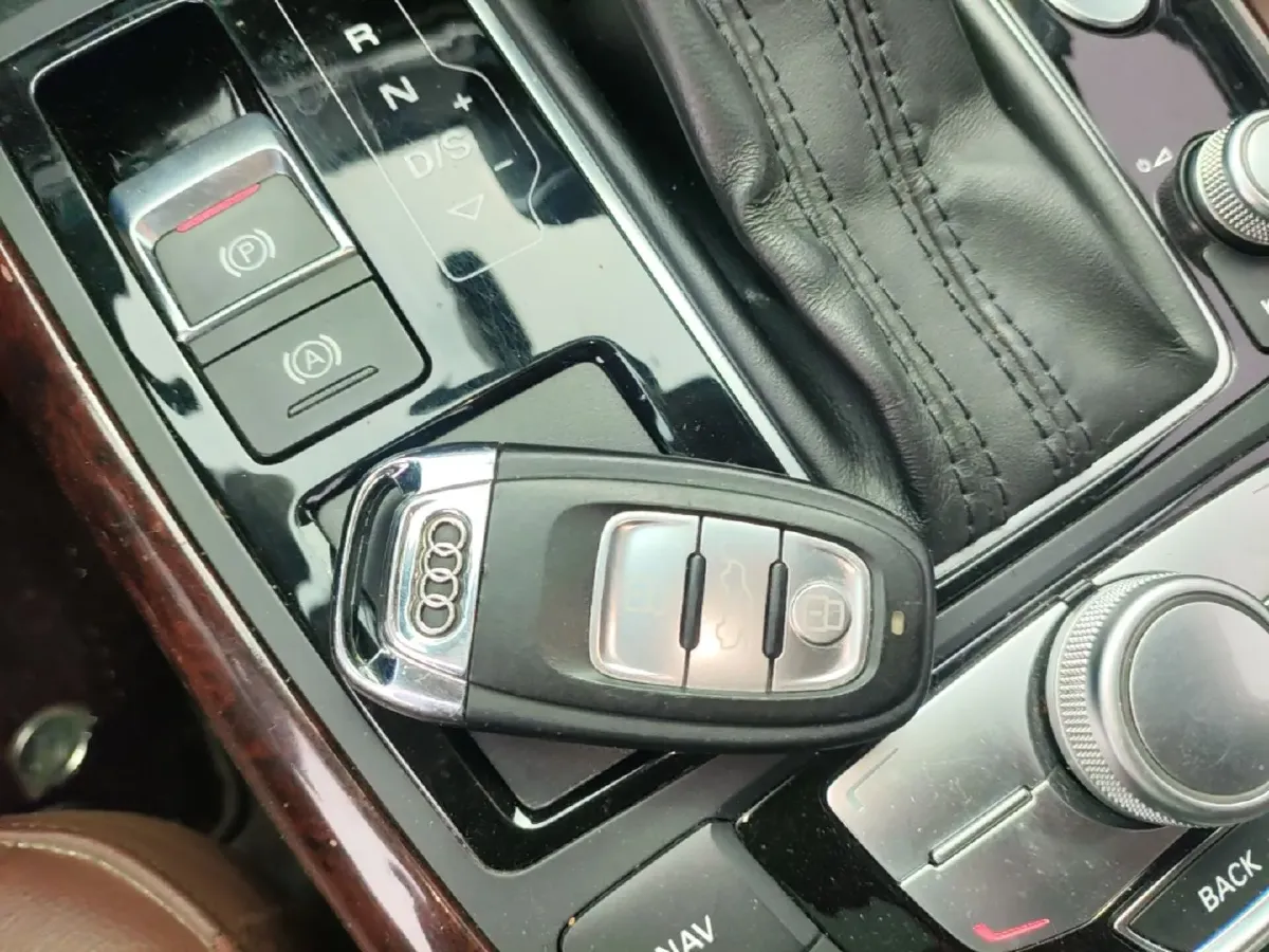 2018 Audi A6L 1.8T 190HP L4 7DCT,autocango,china used car exporter,china ev exporter,chinese used car exporter,chinese used ev exporter