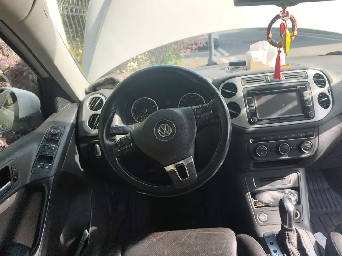 2015 Volkswagen Tiguan 1.8T 160HP L4 6AT,autocango,china used car exporter,china ev exporter,chinese used car exporter,chinese used ev exporter
