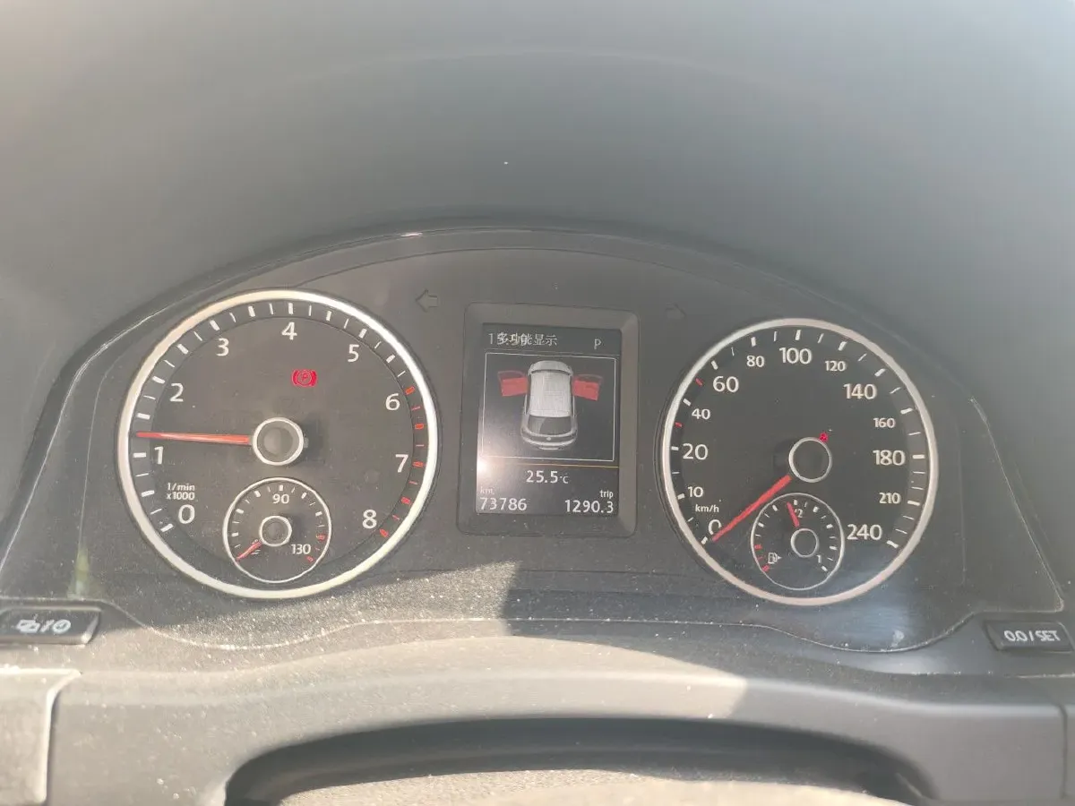 2015 Volkswagen Tiguan 1.8T 160HP L4 6AT,autocango,china used car exporter,china ev exporter,chinese used car exporter,chinese used ev exporter