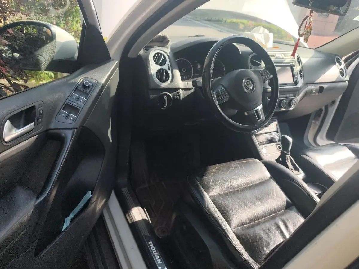 2015 Volkswagen Tiguan 1.8T 160HP L4 6AT,autocango,china used car exporter,china ev exporter,chinese used car exporter,chinese used ev exporter