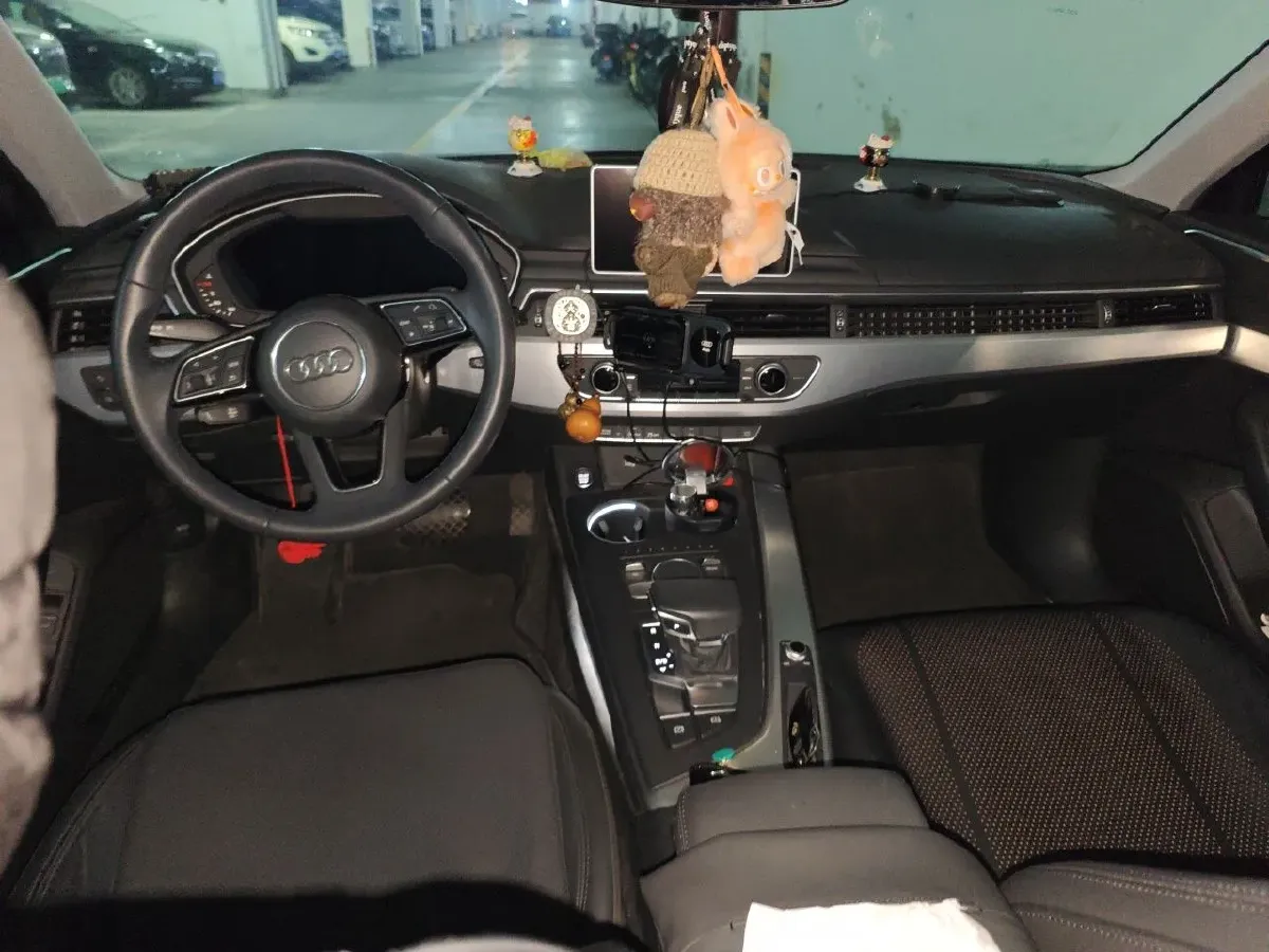 2019 Audi A4L 2.0T 190HP L4 7DCT,autocango,china used car exporter,china ev exporter,chinese used car exporter,chinese used ev exporter