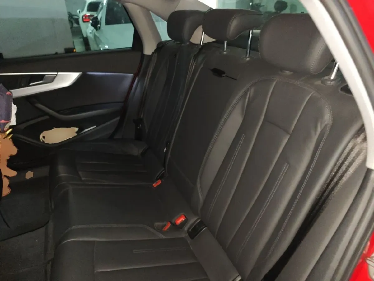 2019 Audi A4L 2.0T 190HP L4 7DCT,autocango,china used car exporter,china ev exporter,chinese used car exporter,chinese used ev exporter