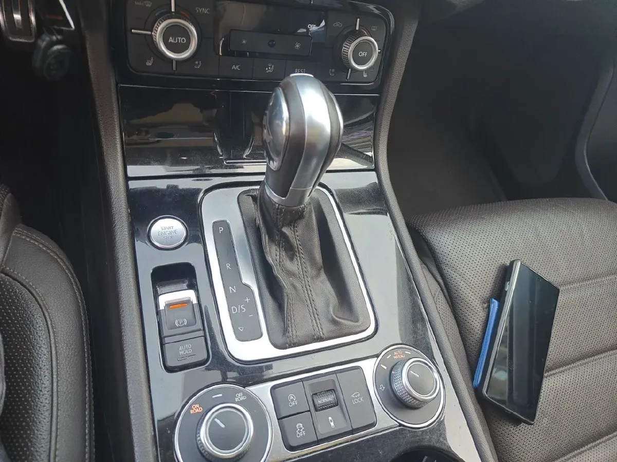 2017 Volkswagen Touareg 3.0T 320HP V6 8AT,autocango,china used car exporter,china ev exporter,chinese used car exporter,chinese used ev exporter