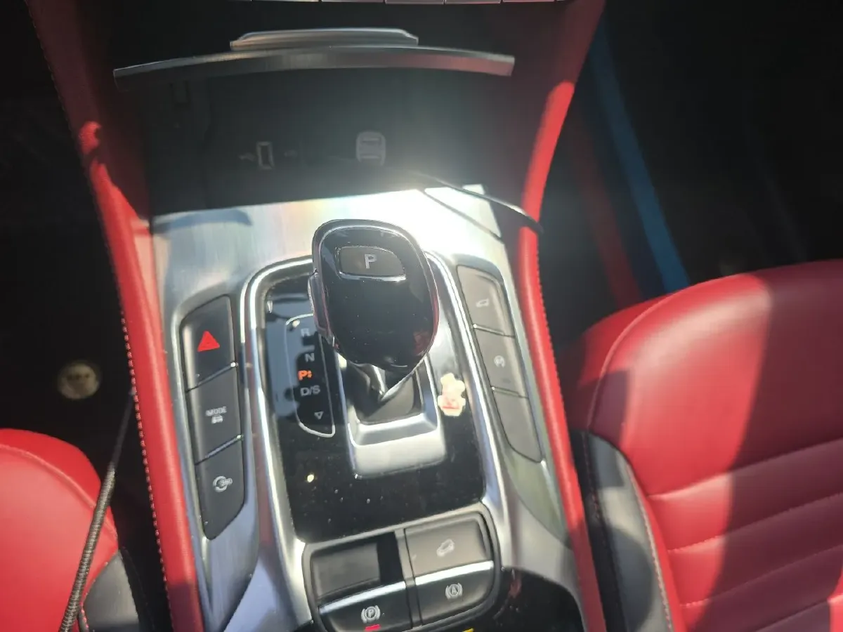 2019 MG HS 2.0T 231HP L4 6DCT,autocango,china used car exporter,china ev exporter,chinese used car exporter,chinese used ev exporter